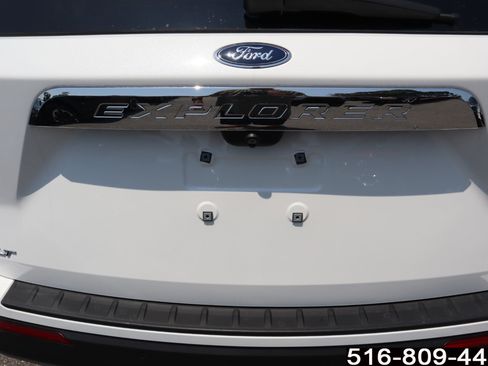 Used 2022 Ford Explorer XLT w/ Equipment Group 202A AWD/4WD image 33