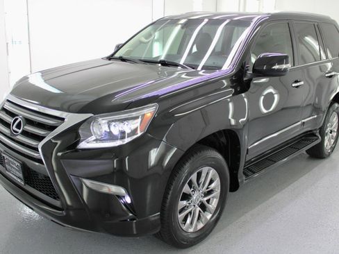 Used 2017 Lexus GX 460 Premium w/ Premium Package AWD/4WD image 4