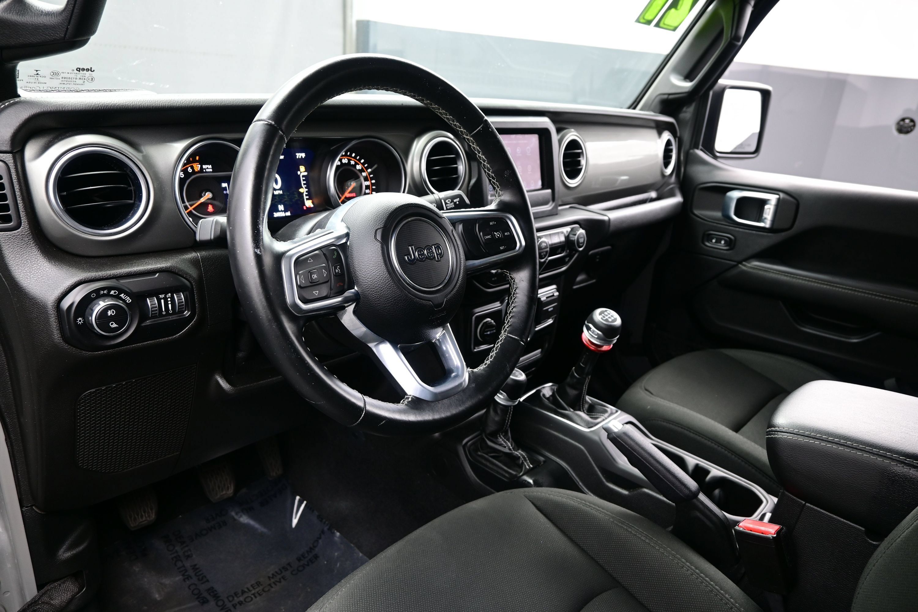Used 2021 Jeep Gladiator Overland w/ Trailer Tow Package AWD/4WD image 11