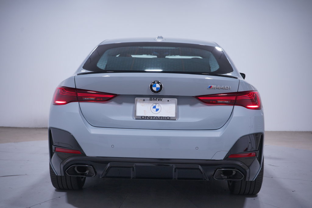 Used 2026 BMW M440i w/ Parking Assistance Package RWD image 5
