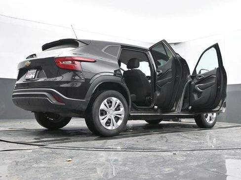 Used 2024 Chevrolet Trax LS image 67