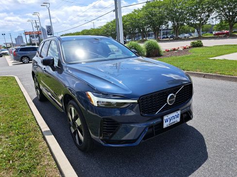New 2025 Volvo XC60 T8 Plus w/ Protection Package Premier image 3