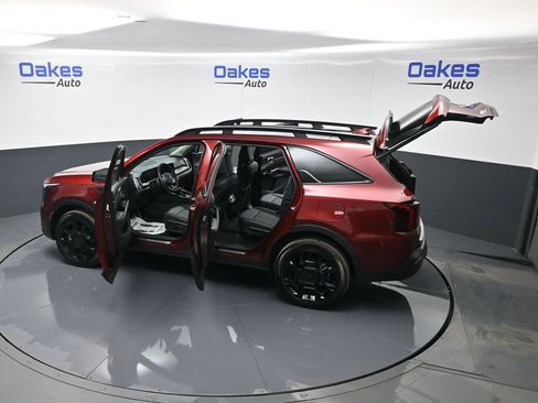 Certified 2025 Kia Sorento SX image 63