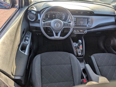 Used 2020 Nissan Kicks SV image 12