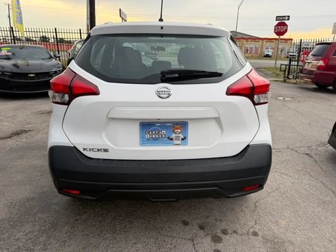 Used 2018 Nissan Kicks S FWD image 5