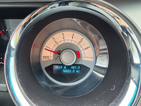 Used 2010 Ford Mustang V6 Coupe image 9