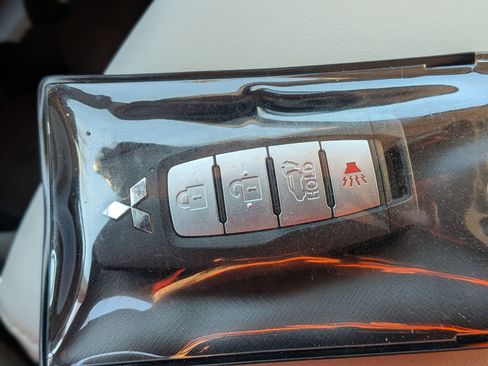 Used 2023 Mitsubishi Outlander SEL image 36