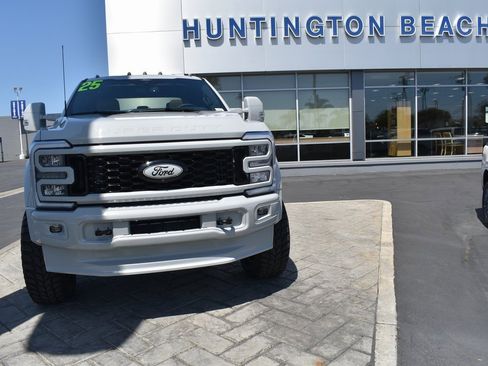 Used 2025 Ford F450 Lariat w/ FX4 Off-Road Package image 33