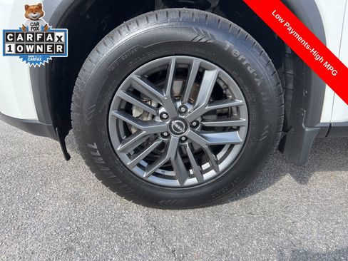 Used 2023 Nissan Rogue S image 9