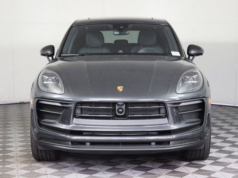 Used 2025 Porsche Macan image 10