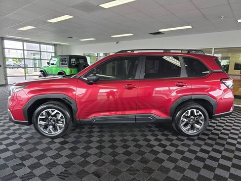 Used 2025 Subaru Forester AWD/4WD image 6