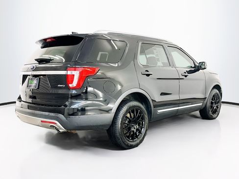 Used 2016 Ford Explorer XLT w/ Equipment Group 202A AWD/4WD image 9