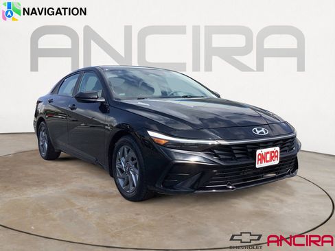 Used 2024 Hyundai Elantra SEL FWD image 1