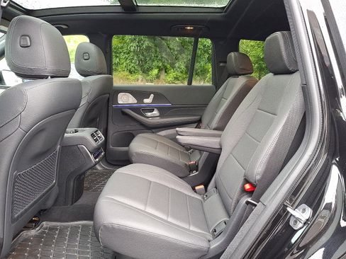 Certified 2025 Mercedes-Benz GLS 450 4MATIC image 10