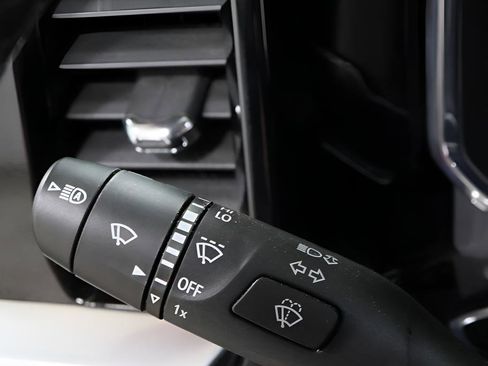 Used 2022 Chevrolet Silverado 1500 RST w/ Convenience Package II AWD/4WD image 17