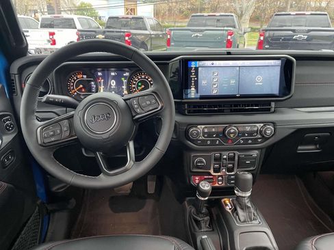 Used 2026 Jeep Wrangler Unlimited Rubicon image 11