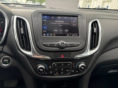 Used 2020 Chevrolet Equinox LT FWD image 17
