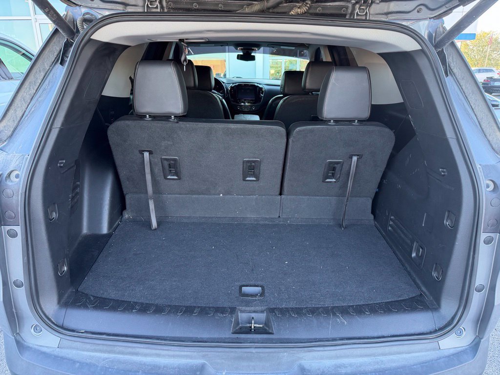 Used 2020 Chevrolet Traverse RS w/ LPO, Floor Liner Package AWD/4WD image 8