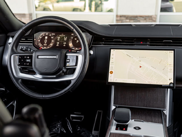 Certified 2024 Land Rover Range Rover SE AWD/4WD image 24