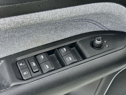 Used 2022 Jeep Compass Latitude w/ Sun and Sound Group FWD image 17