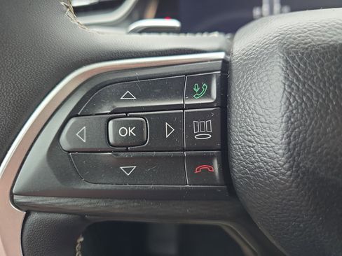 Used 2024 Jeep Grand Cherokee Altitude image 21