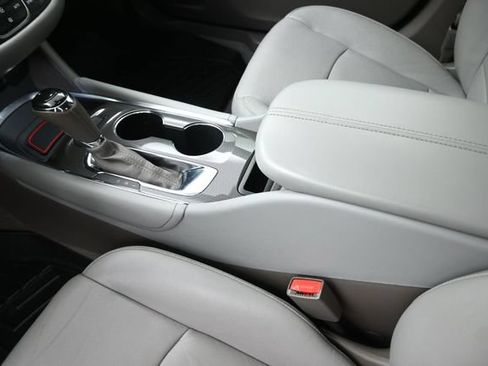 Used 2019 Chevrolet Malibu LT w/ Leather Package FWD image 29