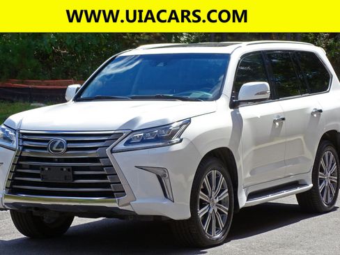 Used 2016 Lexus LX 570 4WD image 2