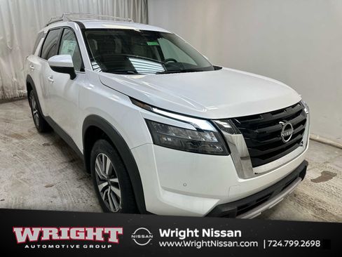 New 2025 Nissan Pathfinder SL image 1