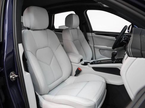 New 2025 Porsche Macan image 56