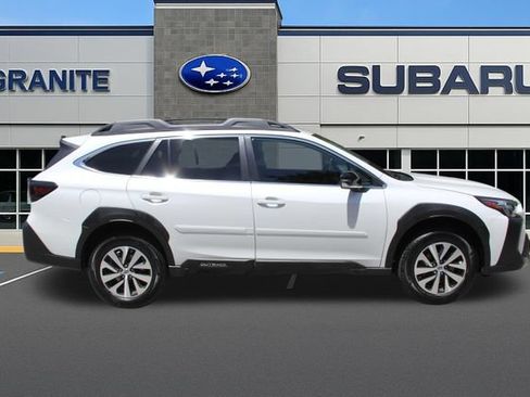 Used 2023 Subaru Outback Premium AWD/4WD image 12