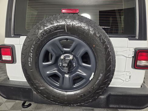 Used 2024 Jeep Wrangler Unlimited Sport AWD/4WD image 32