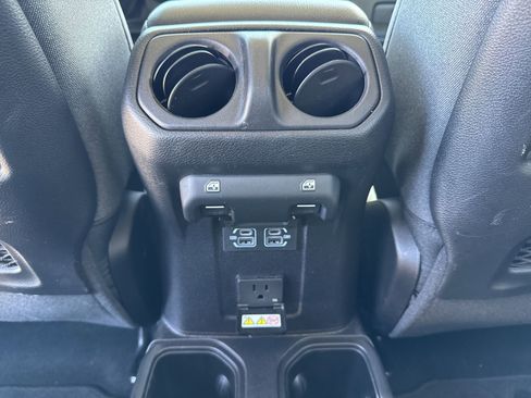Used 2026 Jeep Wrangler Unlimited Rubicon AWD/4WD image 26
