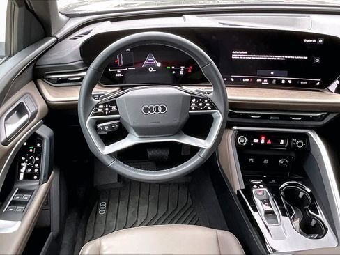Used 2025 Audi Q5 Premium w/ Convenience Package AWD/4WD image 6