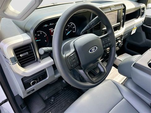 New 2025 Ford F550 4x4 Crew Cab image 6