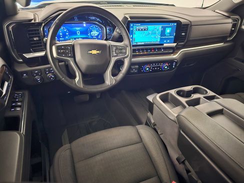 Used 2023 Chevrolet Silverado 1500 LT w/ Safety Package AWD/4WD image 7