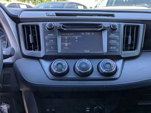 Used 2017 Toyota RAV4 LE FWD image 19