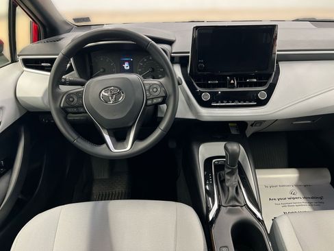 Used 2025 Toyota Corolla SE image 20