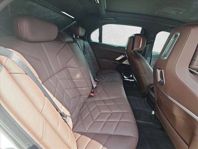 Used 2024 BMW 760i xDrive AWD/4WD image 18