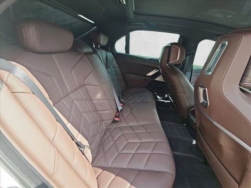 Used 2024 BMW 760i xDrive AWD/4WD image 18
