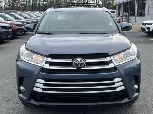 Used 2019 Toyota Highlander XLE image 9