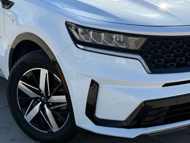 Used 2021 Kia Sorento S FWD image 2