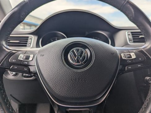 Used 2017 Volkswagen Jetta SE FWD image 21