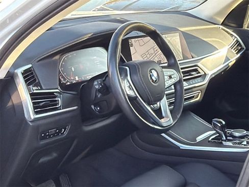 Used 2022 BMW X7 xDrive40i w/ Premium Package image 16