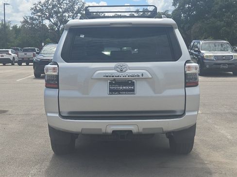 Used 2022 Toyota 4Runner SR5 RWD image 4