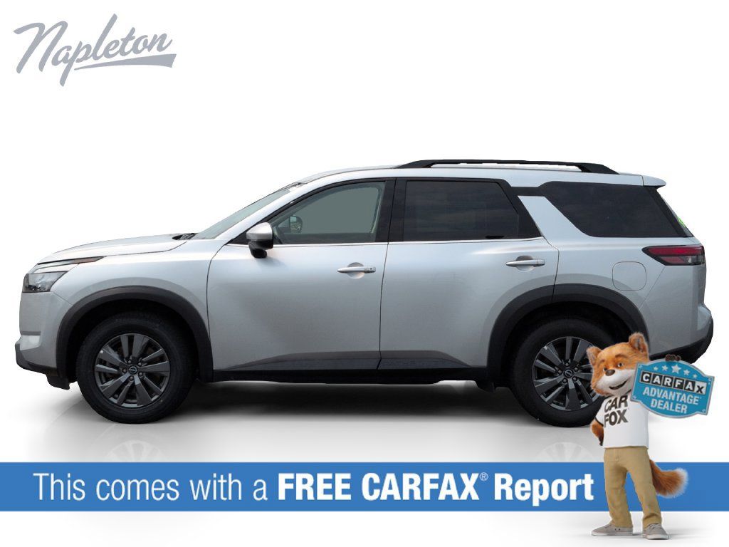 Used 2025 Nissan Pathfinder SV FWD image 2