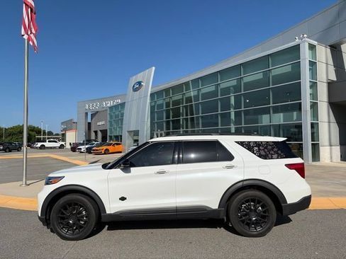 Used 2023 Ford Explorer King Ranch w/ Technology Package AWD/4WD image 2