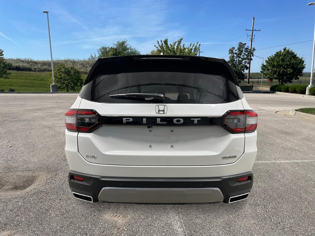 New 2026 Honda Pilot Touring image 5