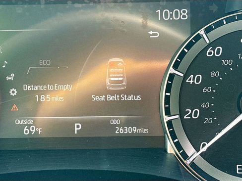 Used 2023 Toyota Highlander LE FWD image 14