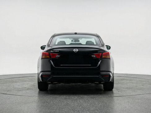 Used 2025 Nissan Altima 2.5 SV FWD image 7
