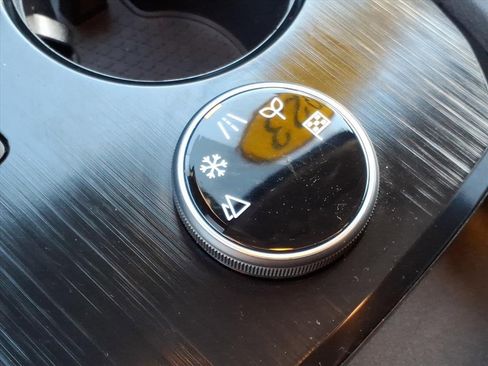 Used 2023 Nissan Rogue SV image 14